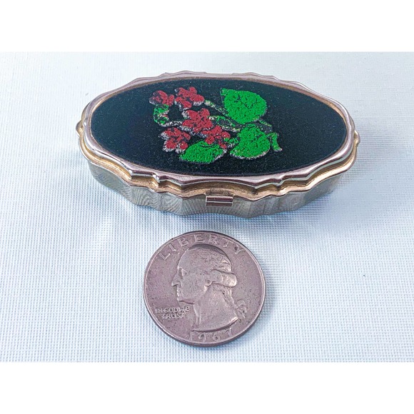 Vintage Oval Pill Box with Velveteen Floral Motif Lid - Picture 2 of 8